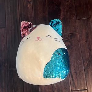 Cat reversible sequin squishamallow